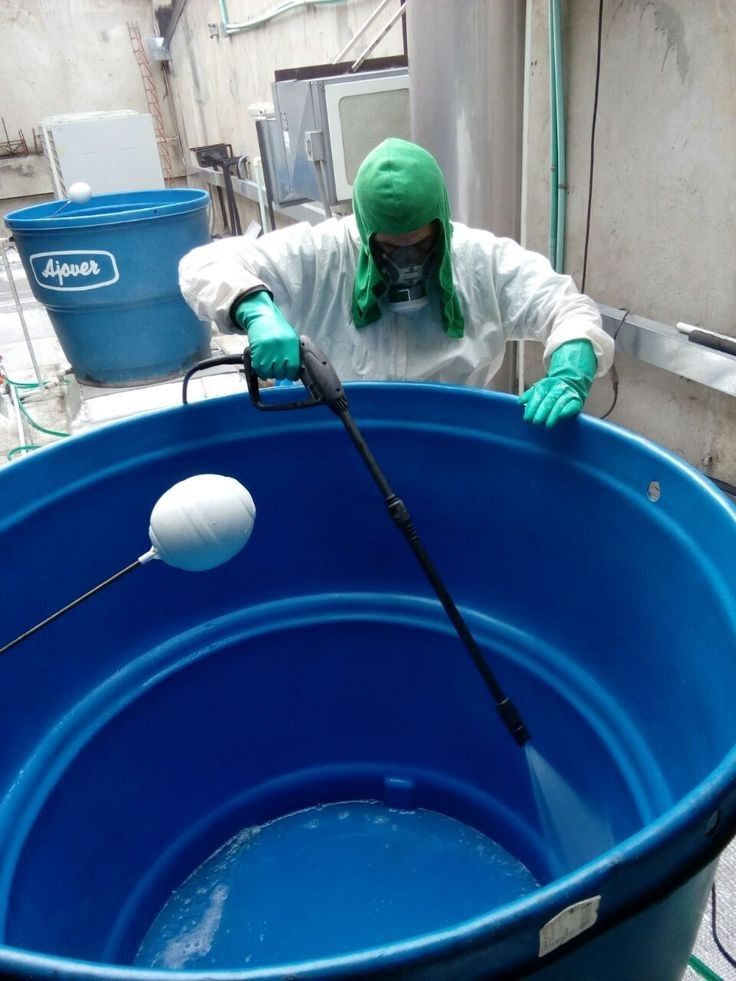 Water tank cleaning